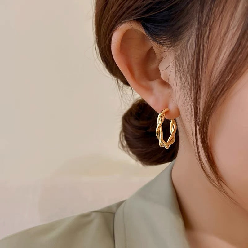 Twist Gold 18k, Gold Hoop Earrings, Hypoallergenic Titanium Fill, 18k Gold Plated Hoop, Dainty Minimalist -- 18K Lovers!!