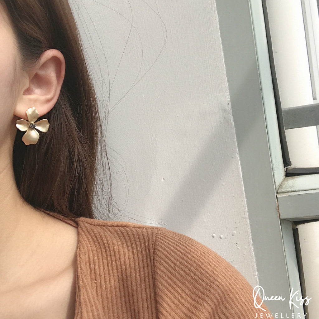 Enamel Matt Cute Adorable Gold White Purple and Green 3D Flower Floral Studs Earrings -- Sexy Baby!!