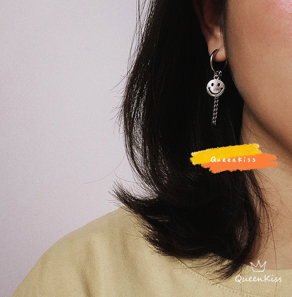 Smiley Face and Chain Circle Silver Earrings -- Be Cool!!