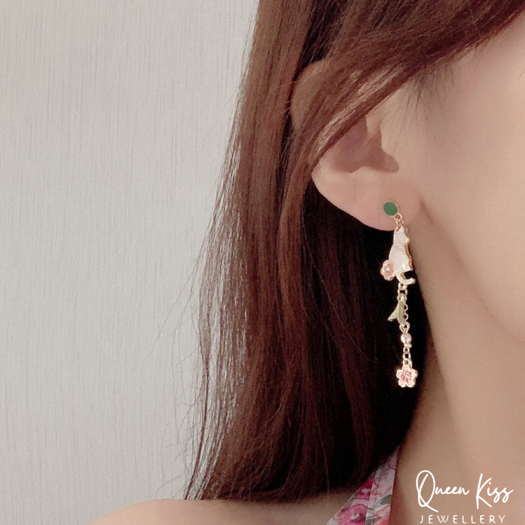 Super Cute Kitty Cat and Flower Pearl Earrings -- Love Is All Around!!