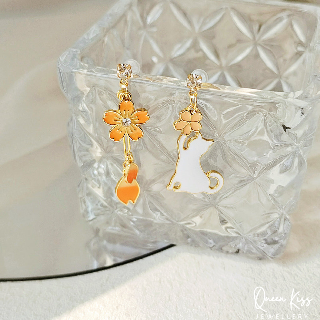 Super Cute Chilled Kitty Cat and Flowers Love Earrings -- Play Time!!
