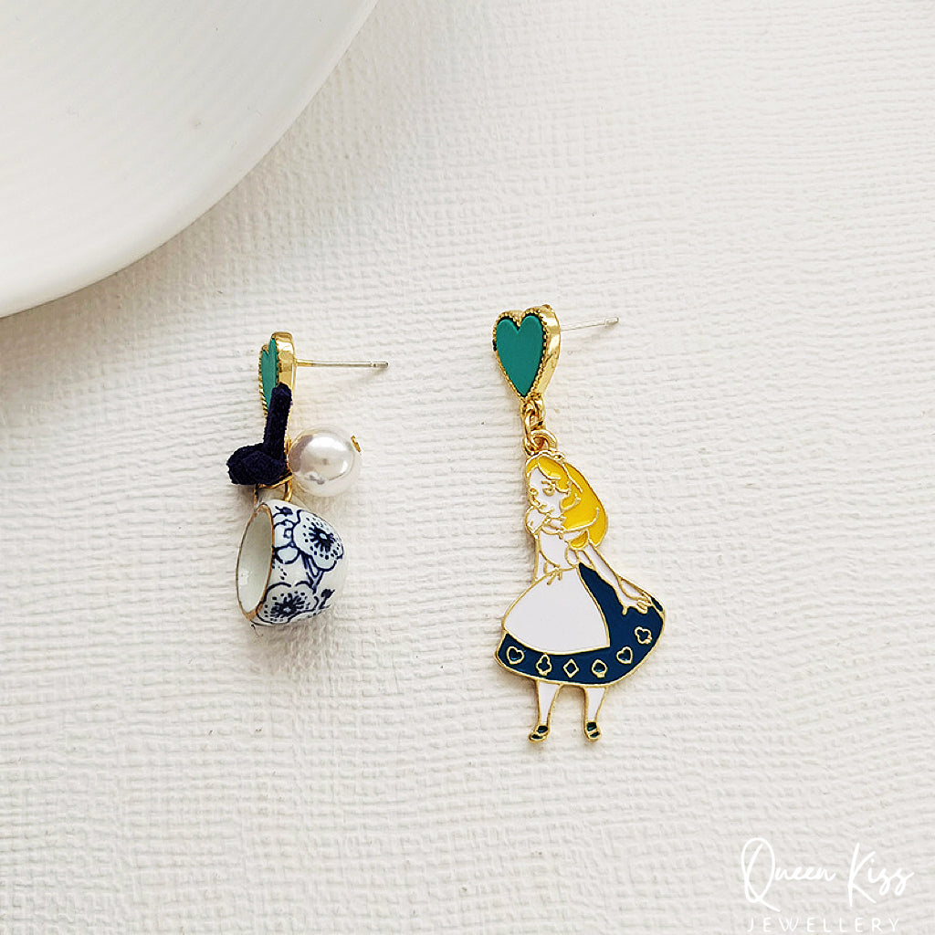 Super Cute Wonderland Alice And High Tea Cup Heart Enamelled Earrings -- Chatime!!