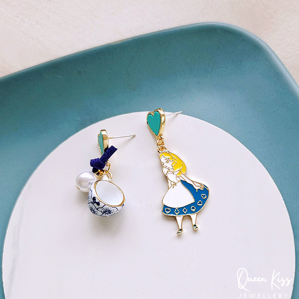 Super Cute Wonderland Alice And High Tea Cup Heart Enamelled Earrings -- Chatime!!