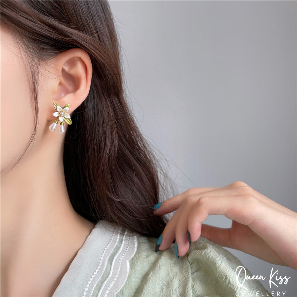 White Flowers Green Leaves Stud Earrings -- Little Fairy Lady!!