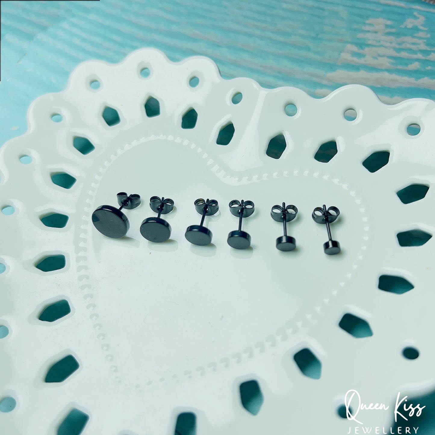 Handmade Titanium Black Silver Circle stud High Polished SurgicalSteel Push Back Round Disc for Women Men 1 Single Piece Not a Pair