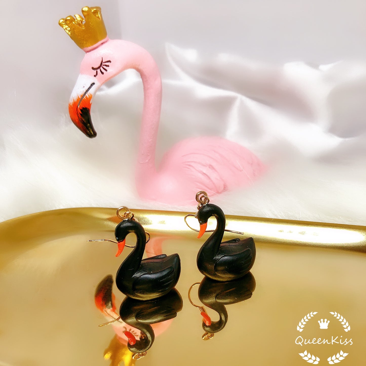 Cute Black and White Couple Swan Love Shape Earrings - Shape of Love!