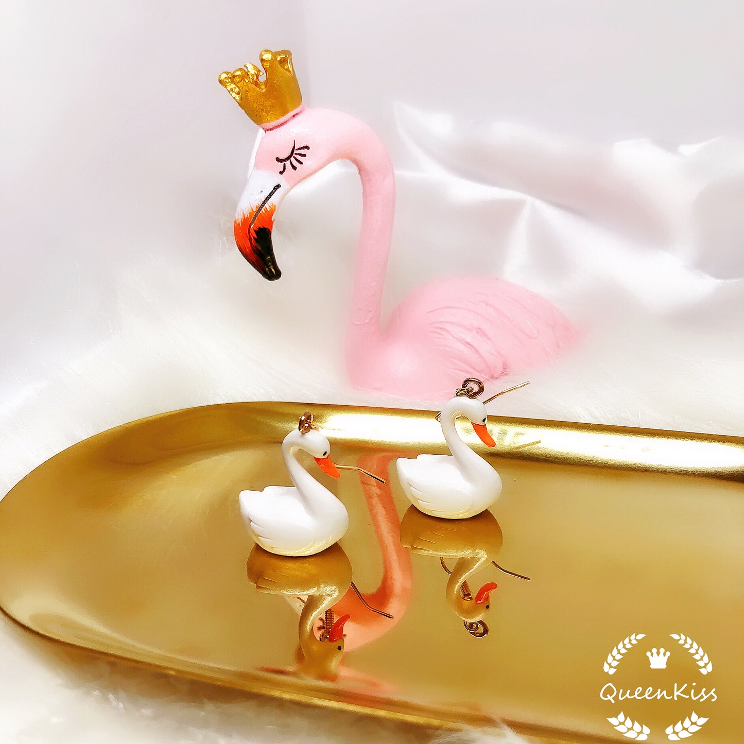 Cute Black and White Couple Swan Love Shape Earrings - Shape of Love!