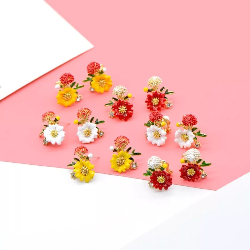 Enamel Yellow Floral Flowers Stud Earrings -- Floral Lady !!