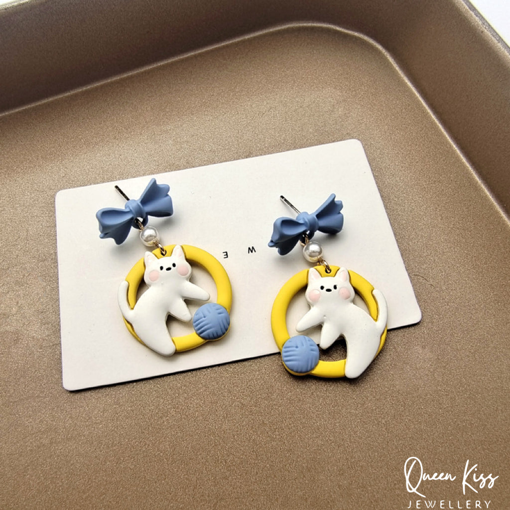 Super Cute Resting Kitty Playing Knitting Ball Set Fun Love Earrings -- Fun Time!!