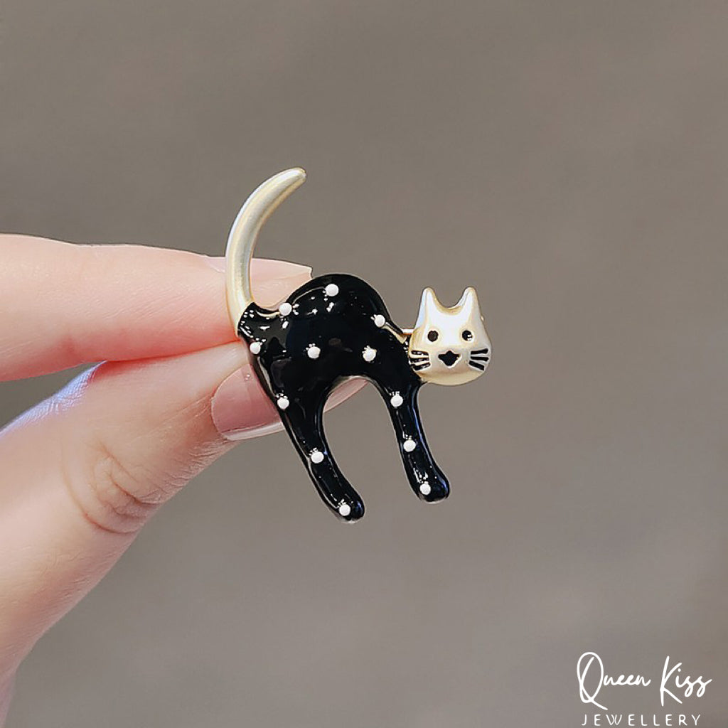 Enamelled Kitty Cat Black and White Brooches Gift for Her, Mother, Kid, Sister, Good Friends