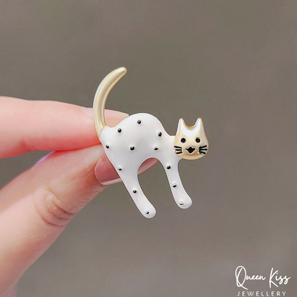 Enamelled Kitty Cat Black and White Brooches Gift for Her, Mother, Kid, Sister, Good Friends