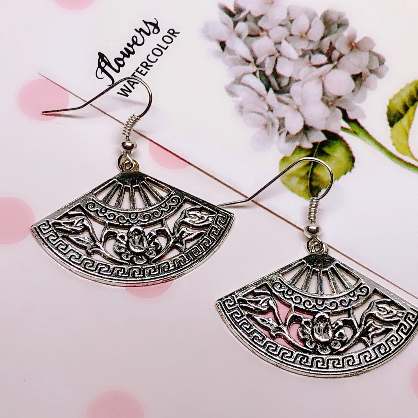 Sale!!! Elegant Floral Fan Silver Earrings -- Gorgeous Lady!!
