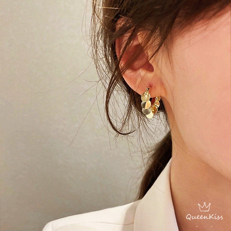 Sparkling Gold Piece Oval Dangle Gold Earrings -- Desire!!