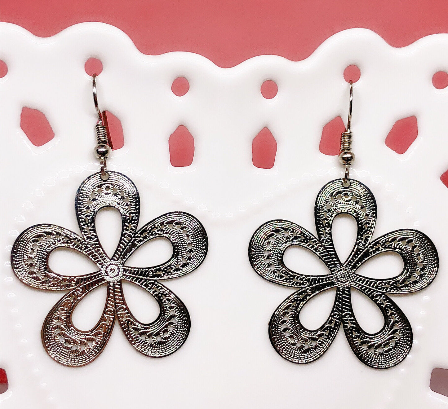 Sale!!! Flower Floral Silver Earring -- Little Garden in Wonderland!!