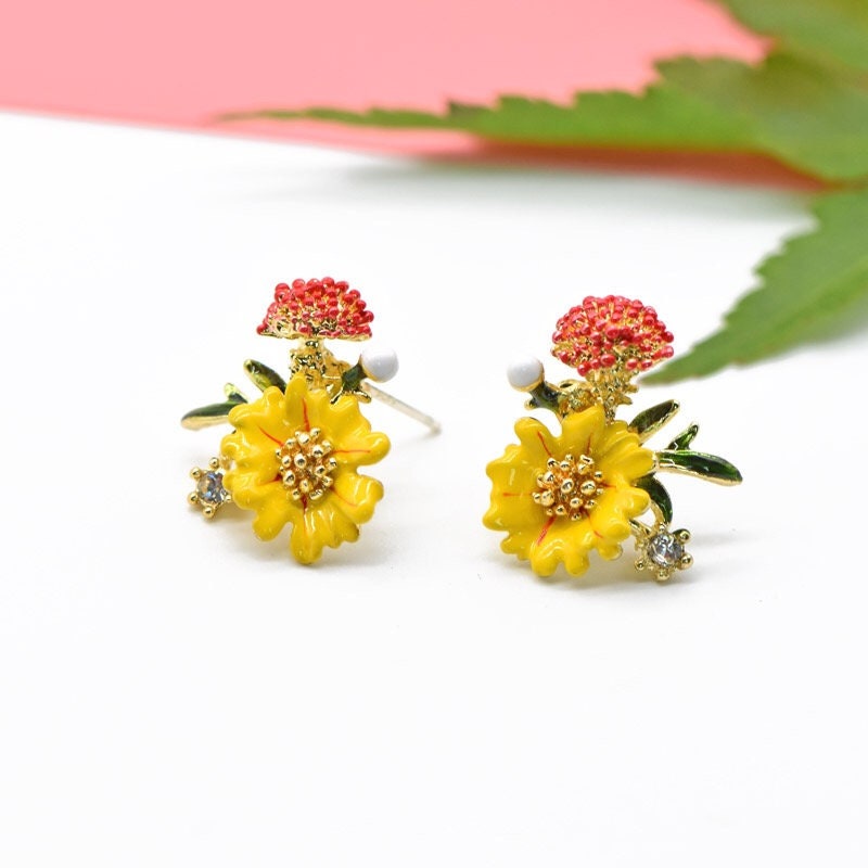 Enamel Yellow Floral Flowers Stud Earrings -- Floral Lady !!
