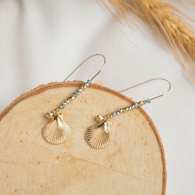 Vintage Gold Shell and Gem Stones Gold Earrings -- Gold Woman!!