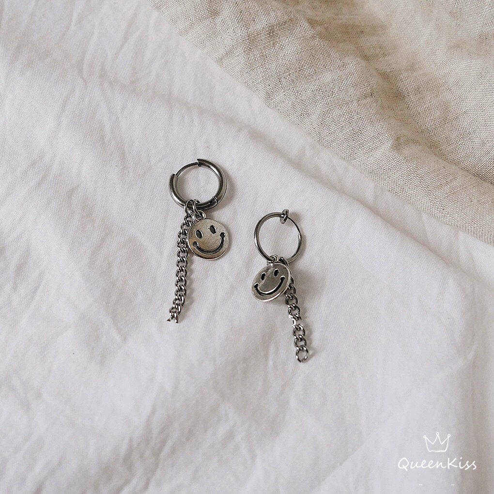 Smiley Face and Chain Circle Silver Earrings -- Be Cool!!