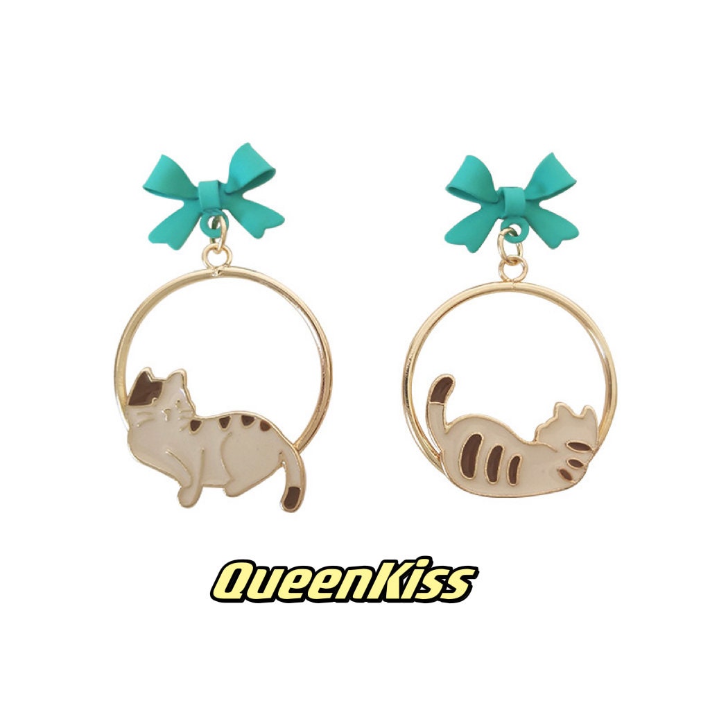 Super Cute Resting Kitty and Bowknot Love Earrings -- Nap Time!!