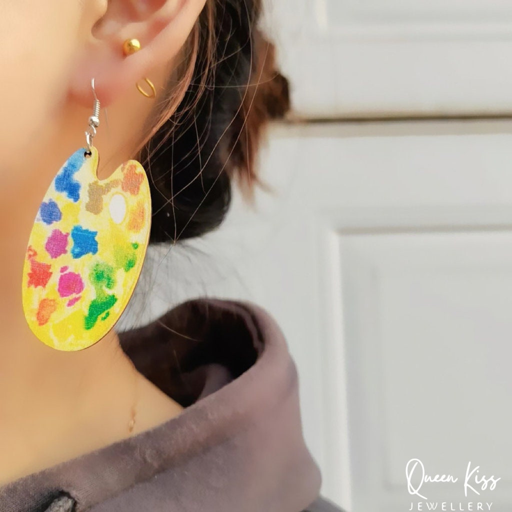 Adorable Color Palette and Paint Brush Light Earrings -- Paint Brush!!