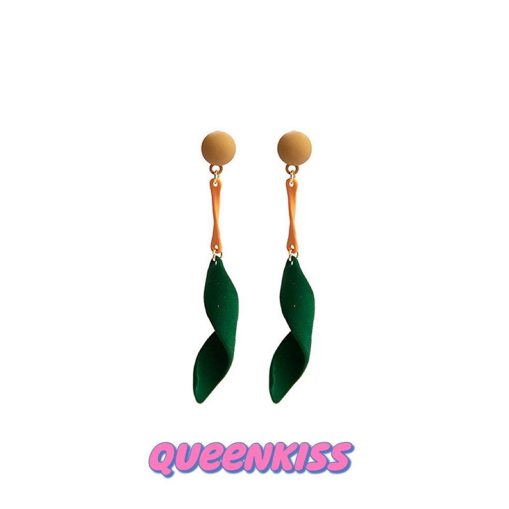 Matt Peach and Green Twist Dangle Earrings -- Queen Kiss!!