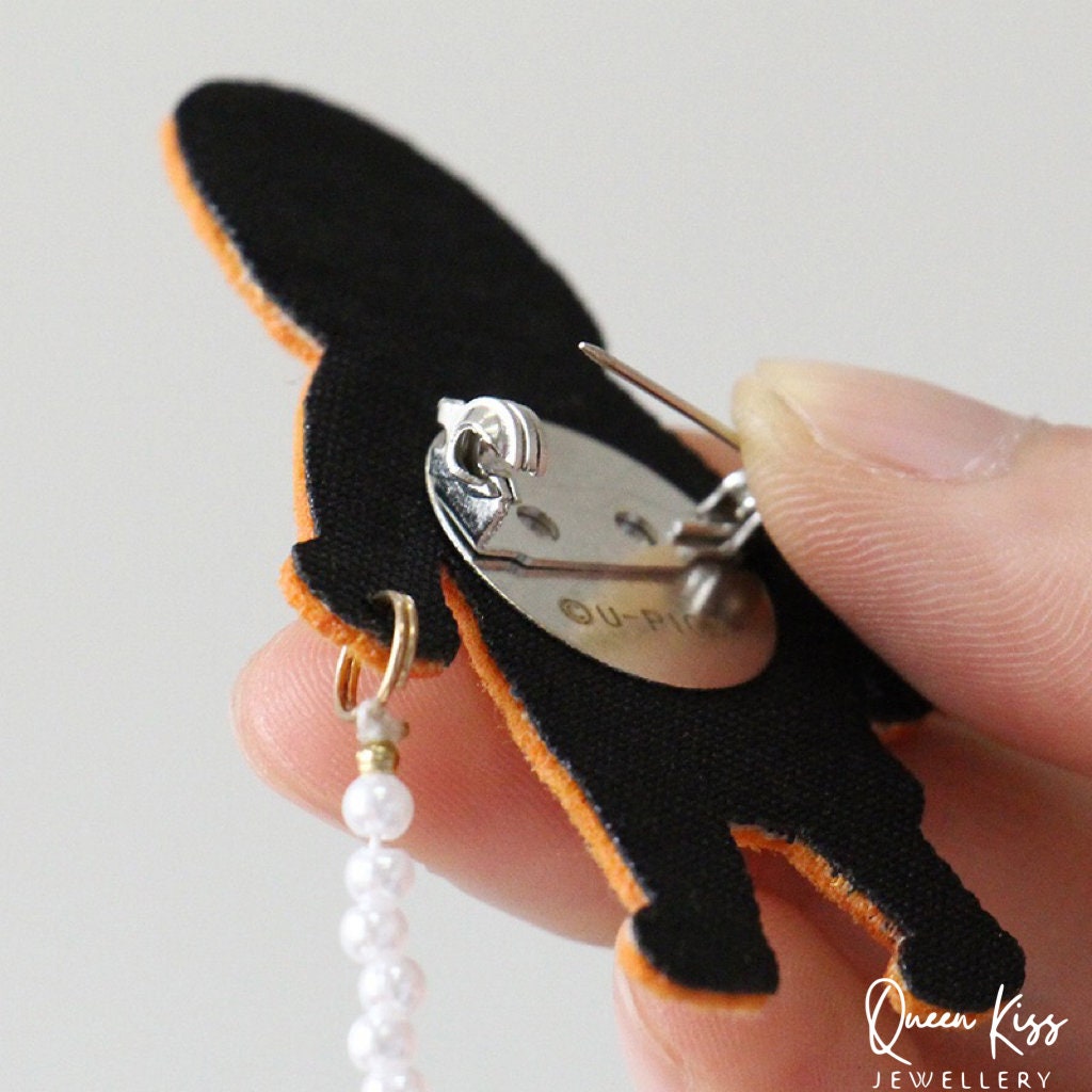 Cute Adorable Good Quality Little Girl Rope Skipping Pearl Brooches Artist Gift for Her, Mother, Kid, Sister, Good Friends