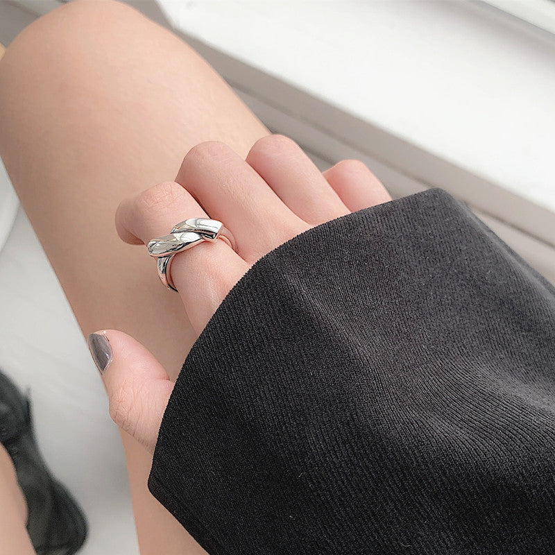 Modern Minimalist Crossing Ribbon Adjustable Silver Ring -- Gorgeous Woman