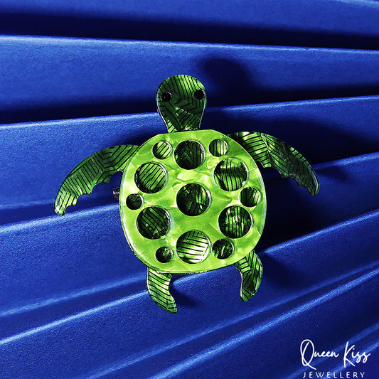 Cute Adorable Good Quality Acrylic Colorful Sea Turtle Brooches Artist Gift for Her, Mother, Kid, Sister, Good Friends