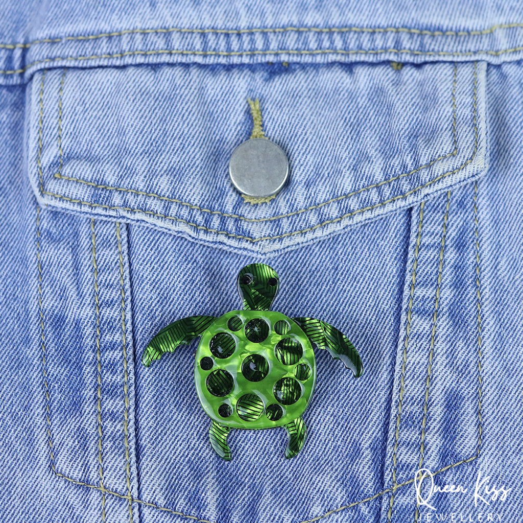 Cute Adorable Good Quality Acrylic Colorful Sea Turtle Brooches Artist Gift for Her, Mother, Kid, Sister, Good Friends