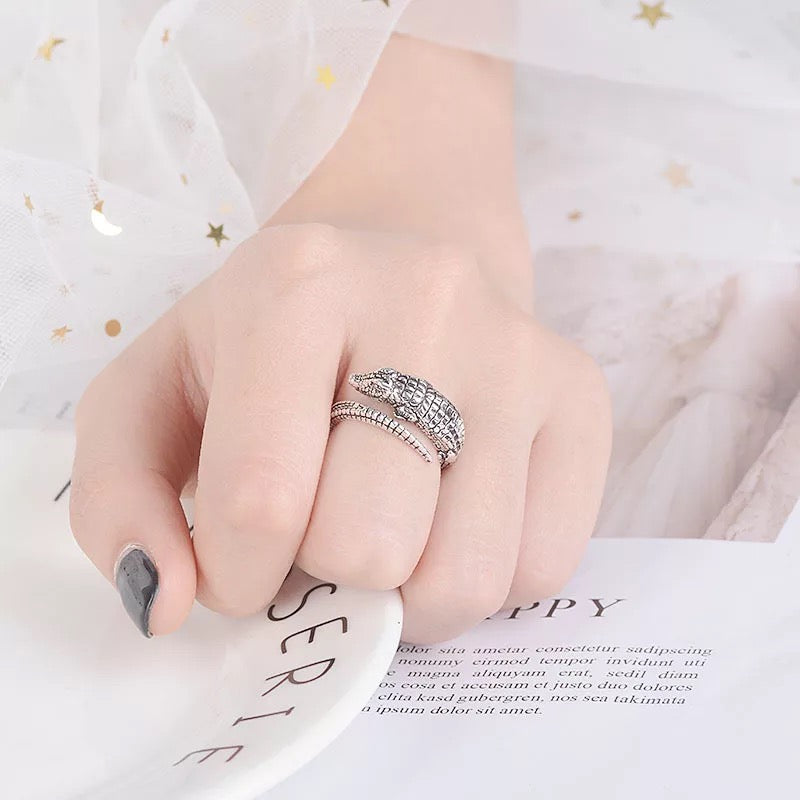 Crocodile Minimalist Vintage Adjustable Silver Ring -- River Hymn
