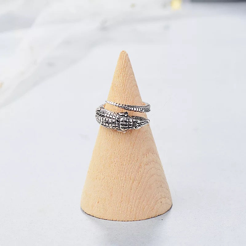 Crocodile Minimalist Vintage Adjustable Silver Ring -- River Hymn