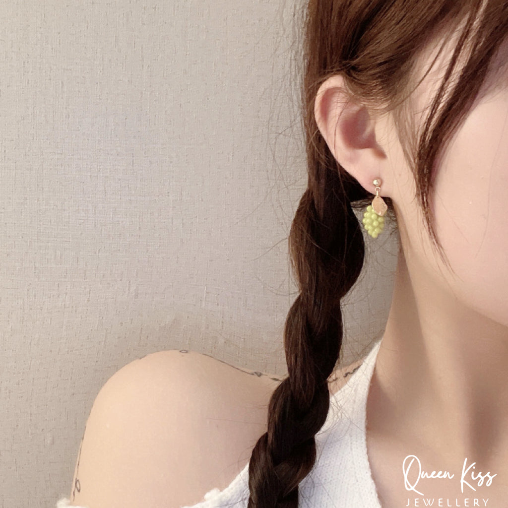Cute Adorable Green Grapes Light Earrings -- Grape Time!!