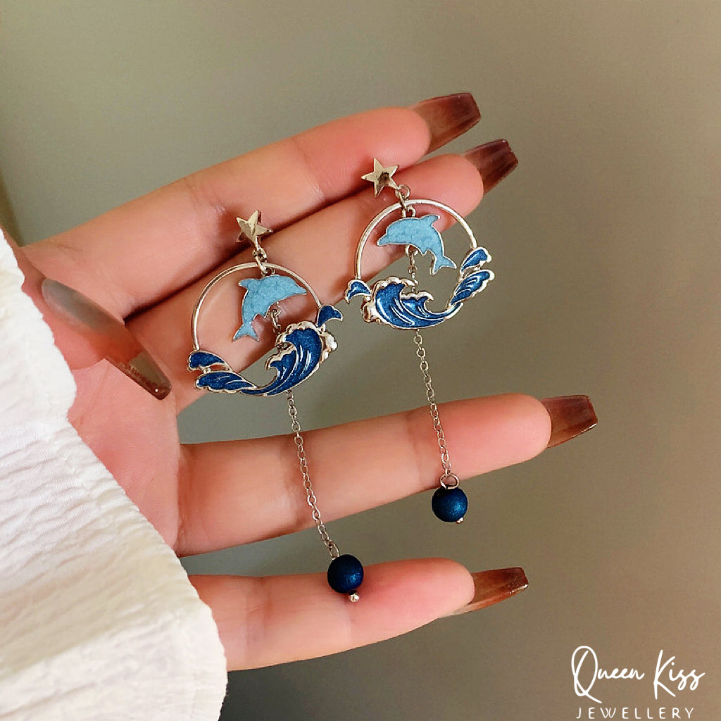 Super Cute Dolphin Swiming in the Ocean Under the Star Earrings -- MyDolphin!!