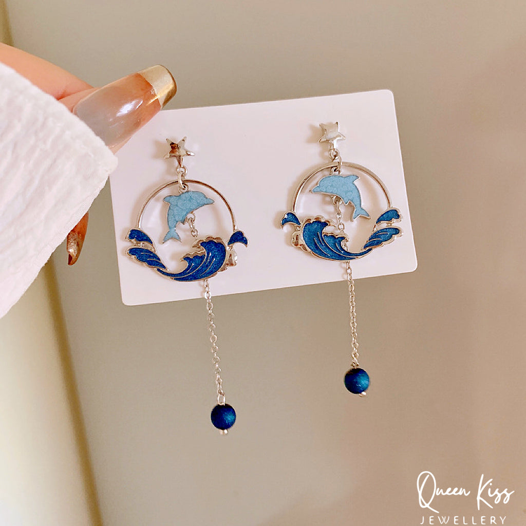 Super Cute Dolphin Swiming in the Ocean Under the Star Earrings -- MyDolphin!!