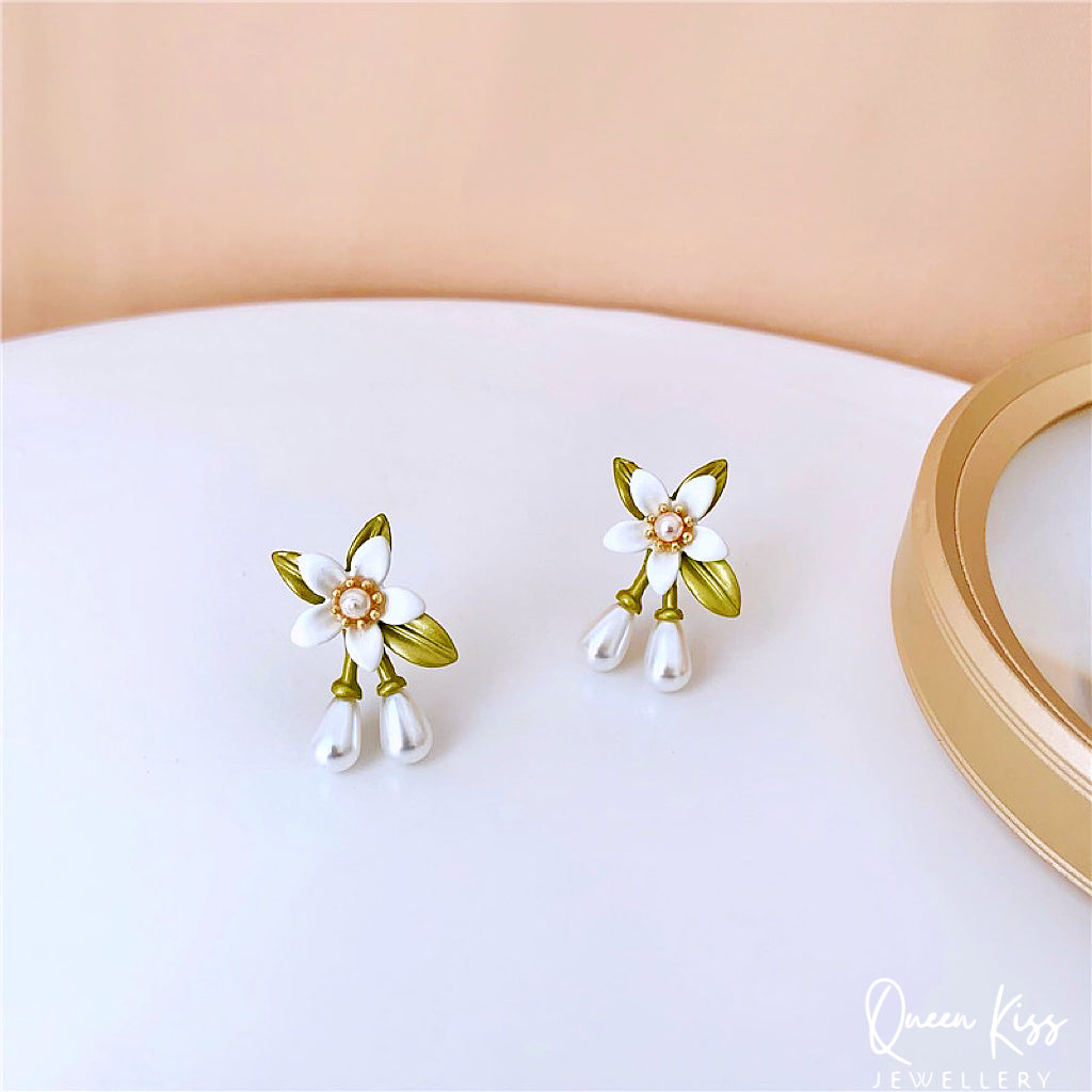 White Flowers Green Leaves Stud Earrings -- Little Fairy Lady!!