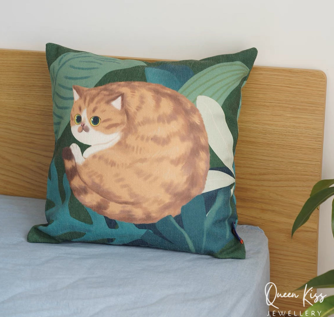 Mewji Cat Cushion Covers Premium Thick Quality 45cm x 45cm White Brown Siamese Ginger Cat Gift for her him Christmas Gift -- Meowy Moments