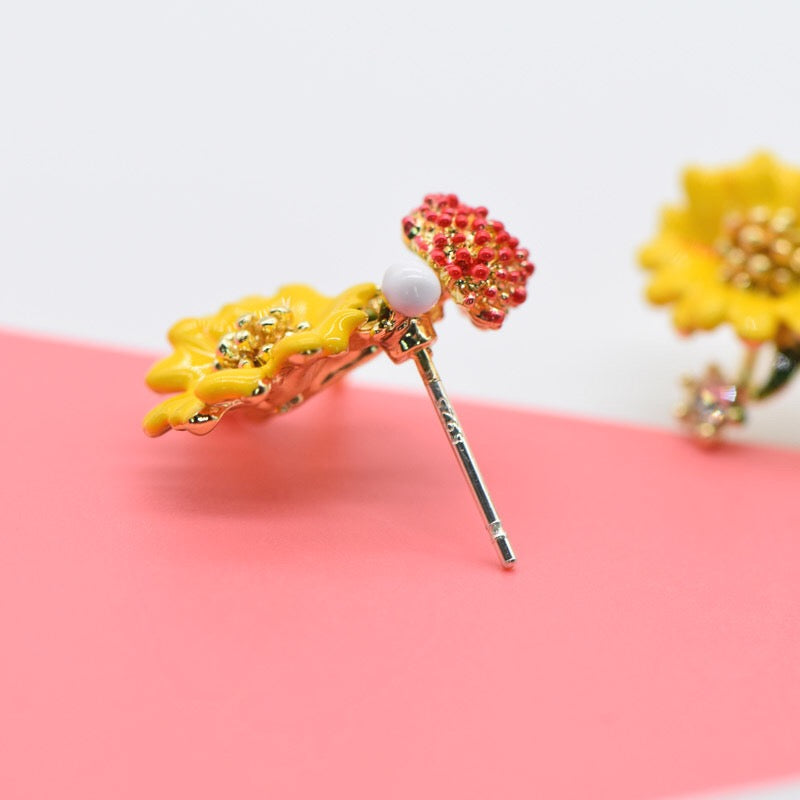 Enamel Yellow Floral Flowers Stud Earrings -- Floral Lady !!
