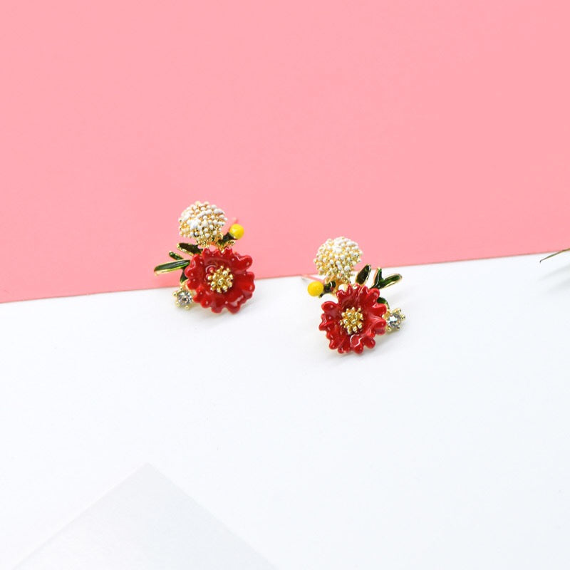Enamel Yellow Floral Flowers Stud Earrings -- Floral Lady !!