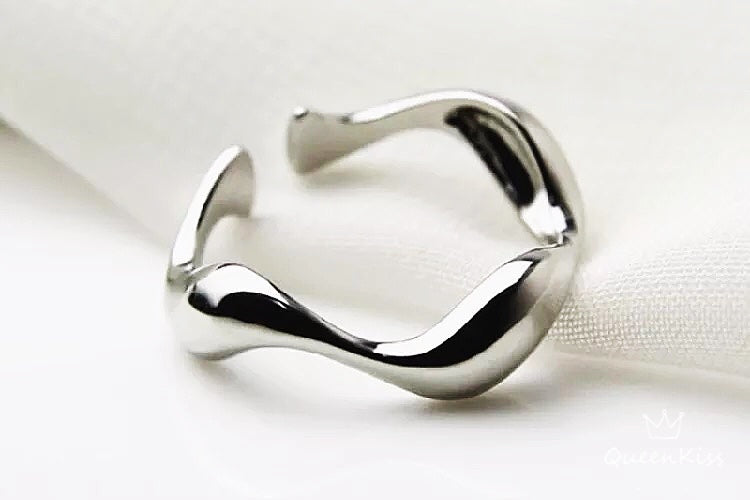 Modern Minimalist Wave Adjustable Silver Ring -- Hot Wave