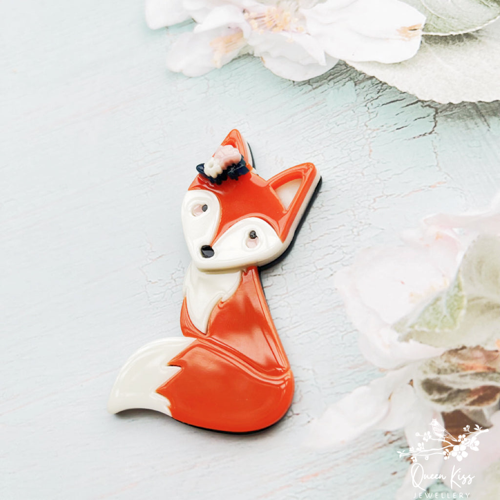 Cute Adorable Good Quality Acrylic Fox Brooches Artist Gift for Her, Mother, Kid, Sister, Good Friends Inactive
