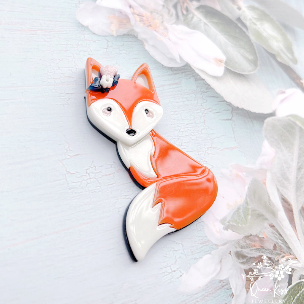 Cute Adorable Good Quality Acrylic Fox Brooches Artist Gift for Her, Mother, Kid, Sister, Good Friends Inactive