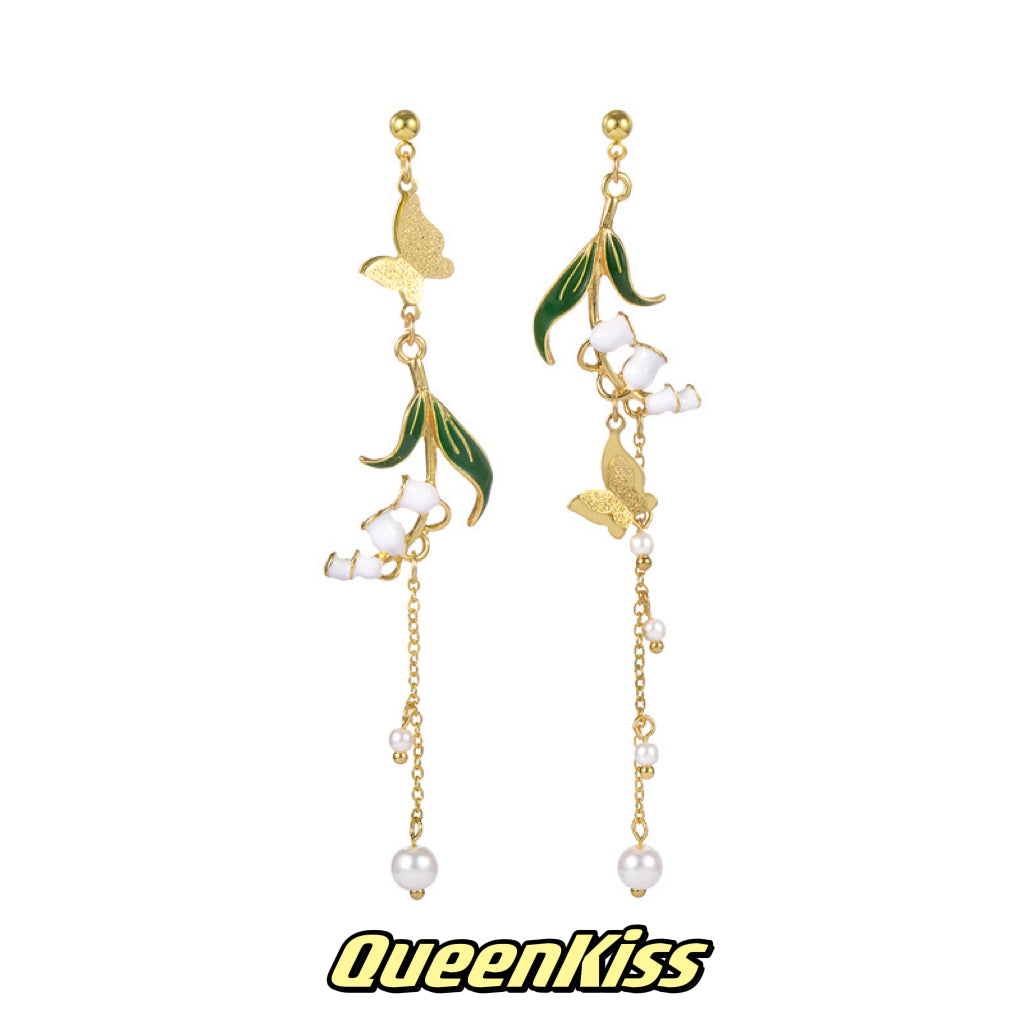 Enamel White Flowers and Green Leaves Dangle Earrings -- Fairy Lady!!