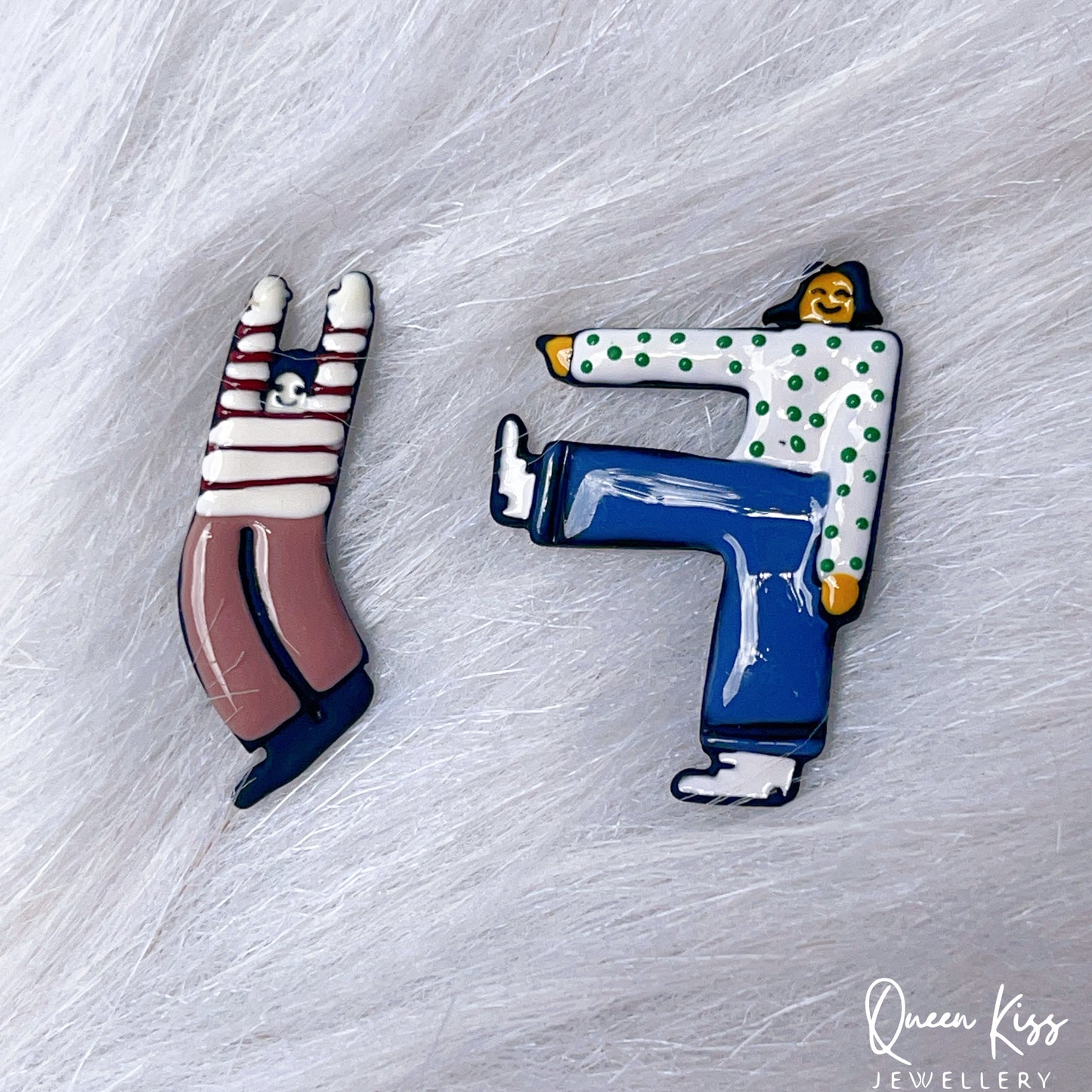 Enamelled Adorable Four Little Mate Stylish Stud Earrings for Women Men --- Dancing Buddies