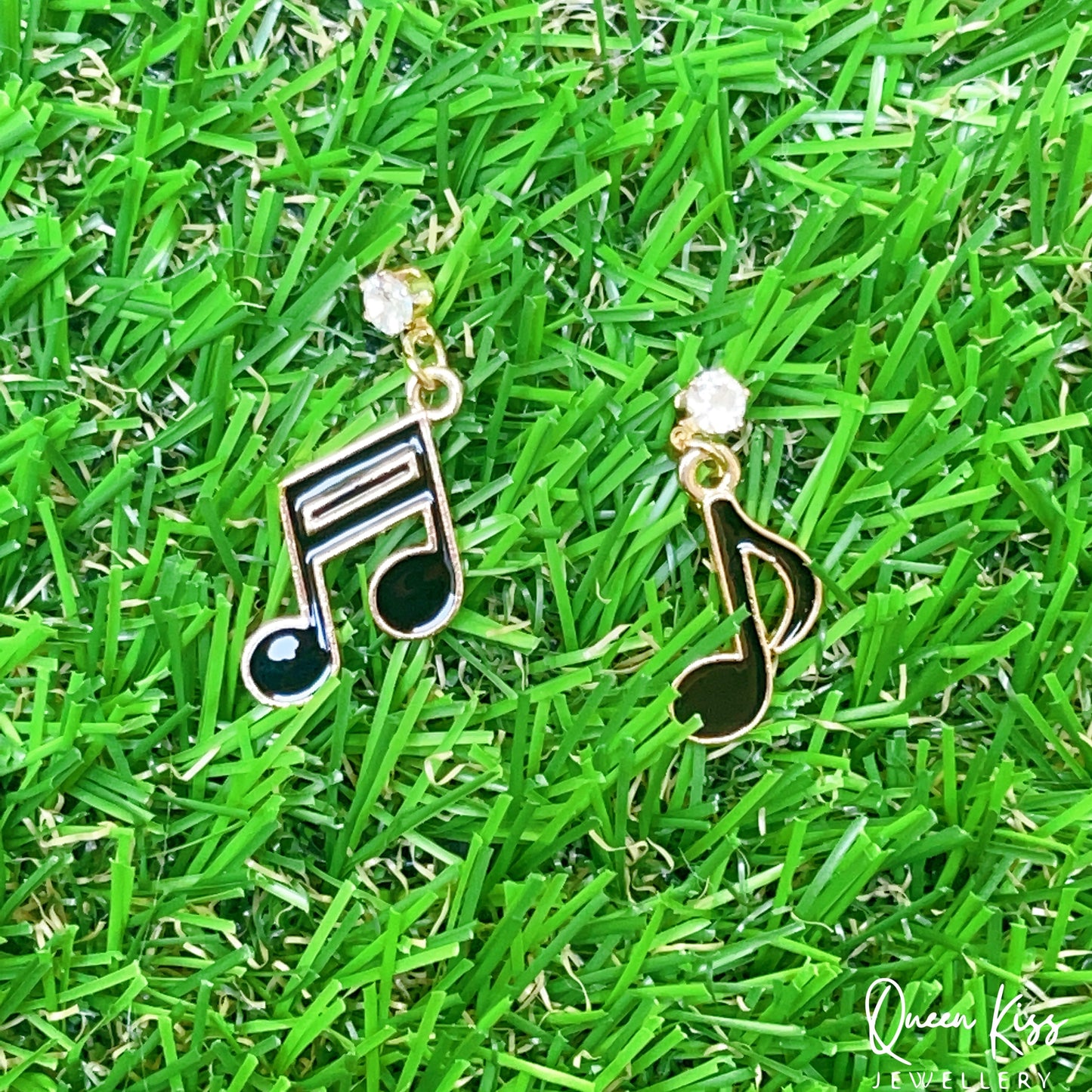 Super Cute Little Musical Note Enamelled Earrings -- Music of Love!!