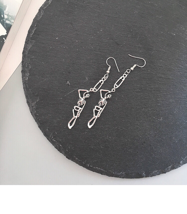 Funny Hanging Skull & Clip Silver Earring -- YOU ROCK!