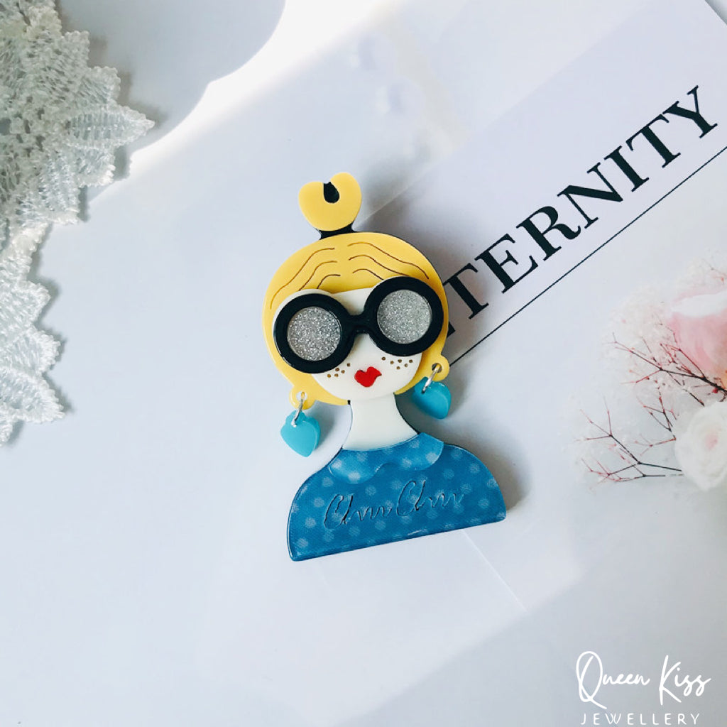 Cute Adorable Good Quality Acrylic Art Work Fine Blonde Lady Brooches Artist Gift for Her, Mother, Kid, Sister, Good Friends