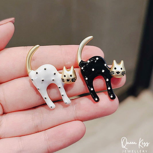 Enamelled Kitty Cat Black and White Brooches Gift for Her, Mother, Kid, Sister, Good Friends