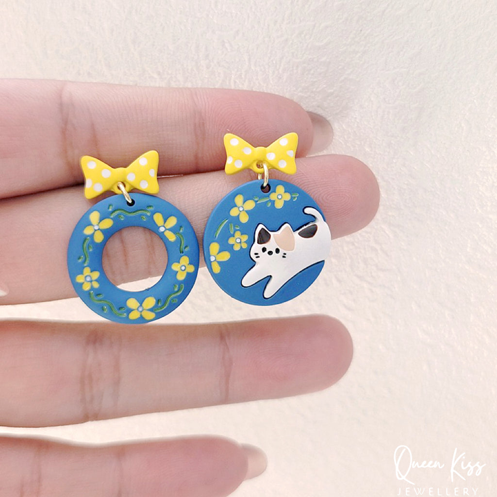 Super Cute Resting Kitty and Fun Flower Love Earrings -- Fun Time!!