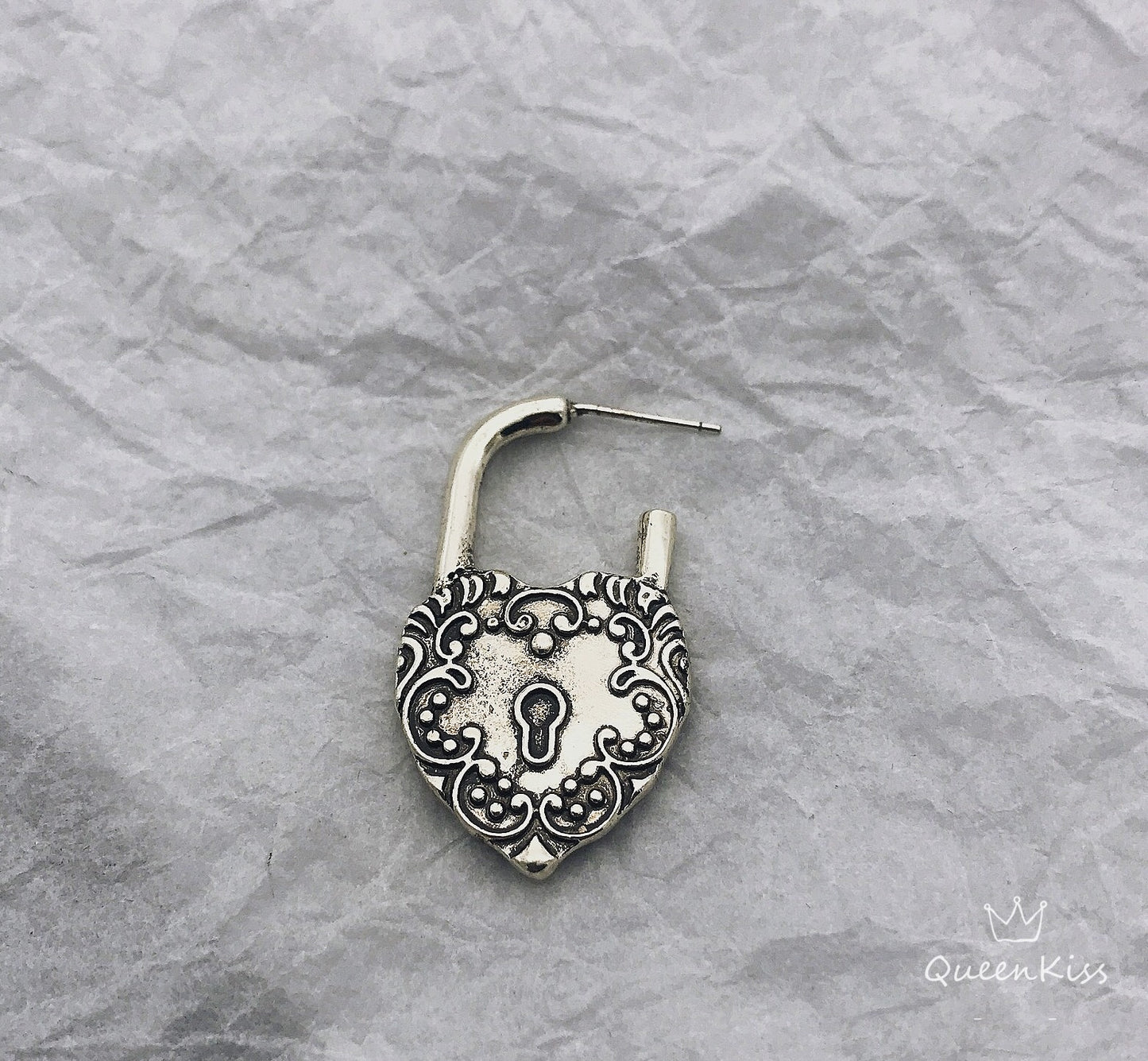 Art Piece Heart And Lock Silver Women Man Earrings -- Be wild!!