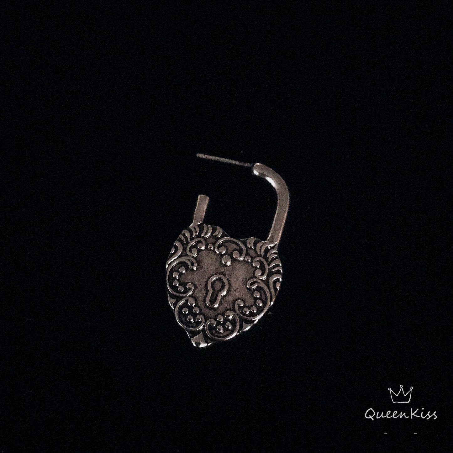 Art Piece Heart And Lock Silver Women Man Earrings -- Be wild!!