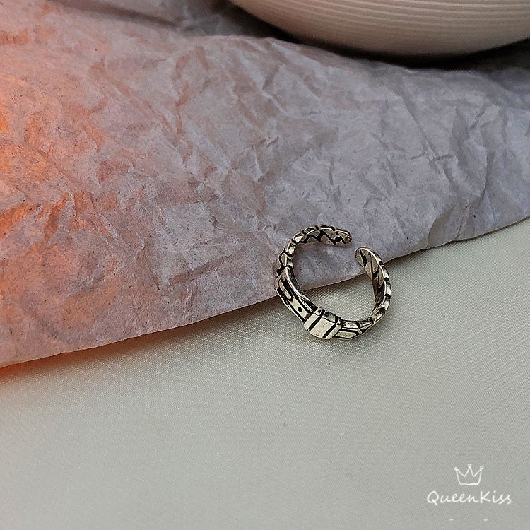 Vintage Quirky Cool Adjustable Silver Ring Belt -- Simply the Best